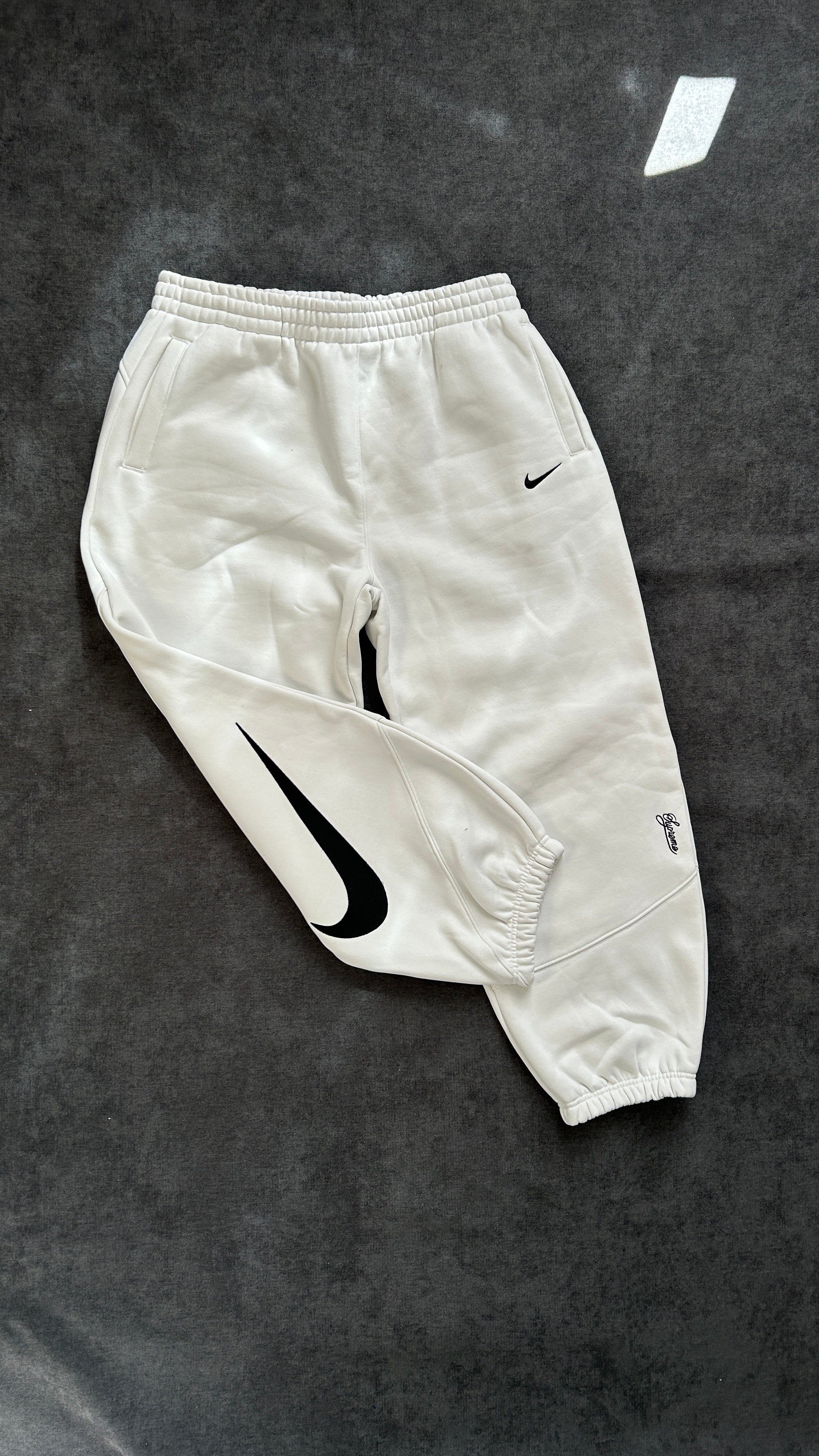 Supreme x Nike Jogging SS25