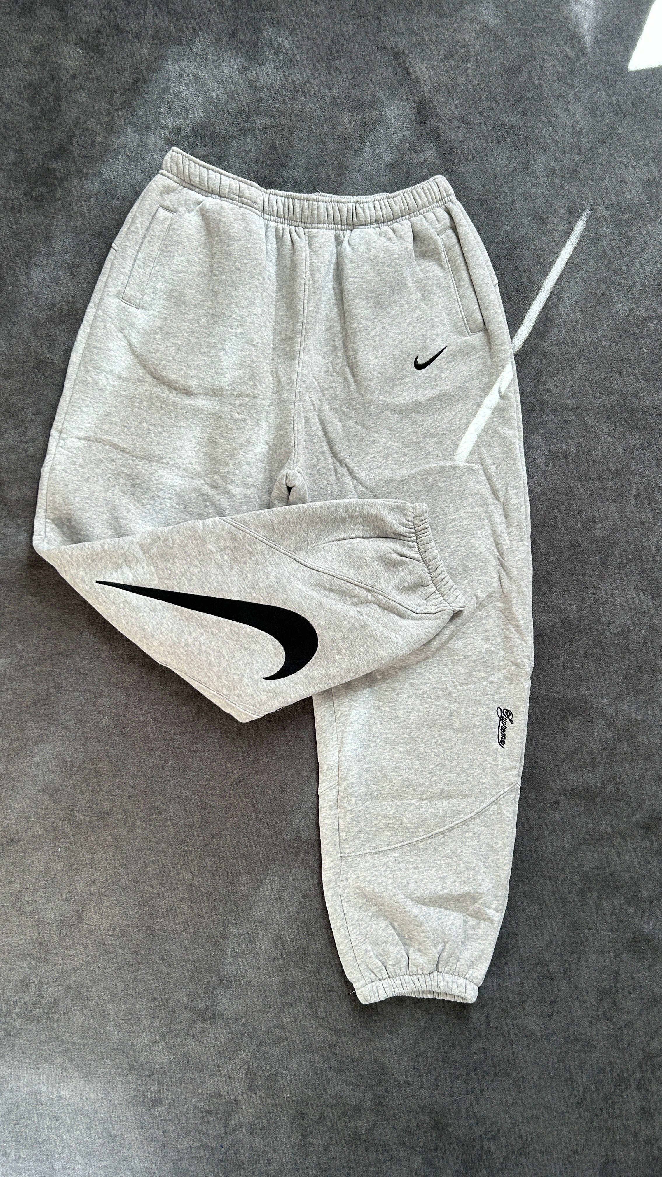 Supreme x Nike Jogging SS25